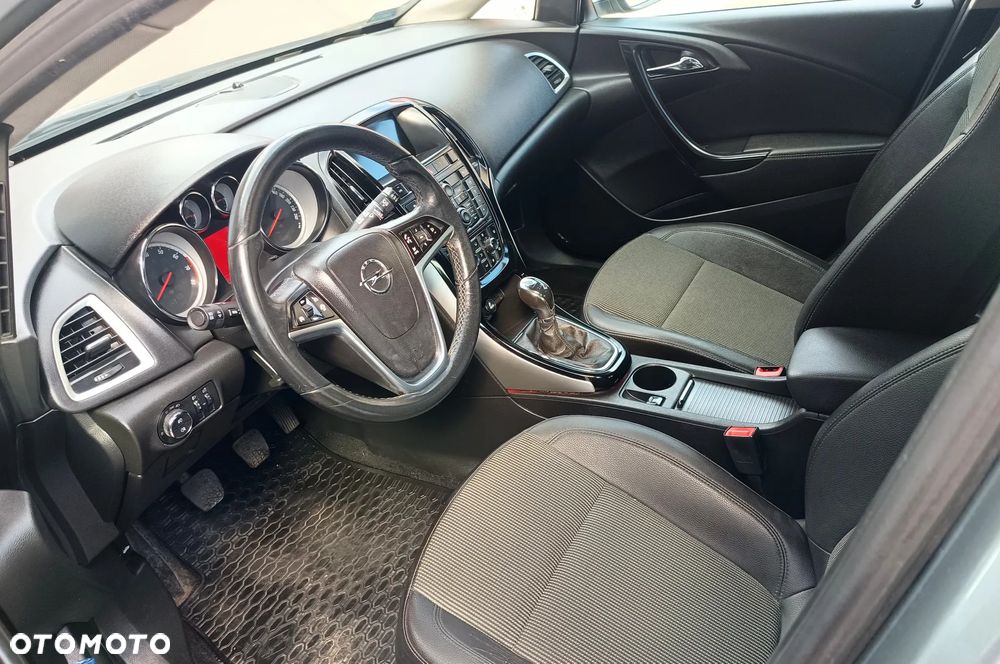 Opel Astra 1.4 T Cosmo S&S EU6 - 11