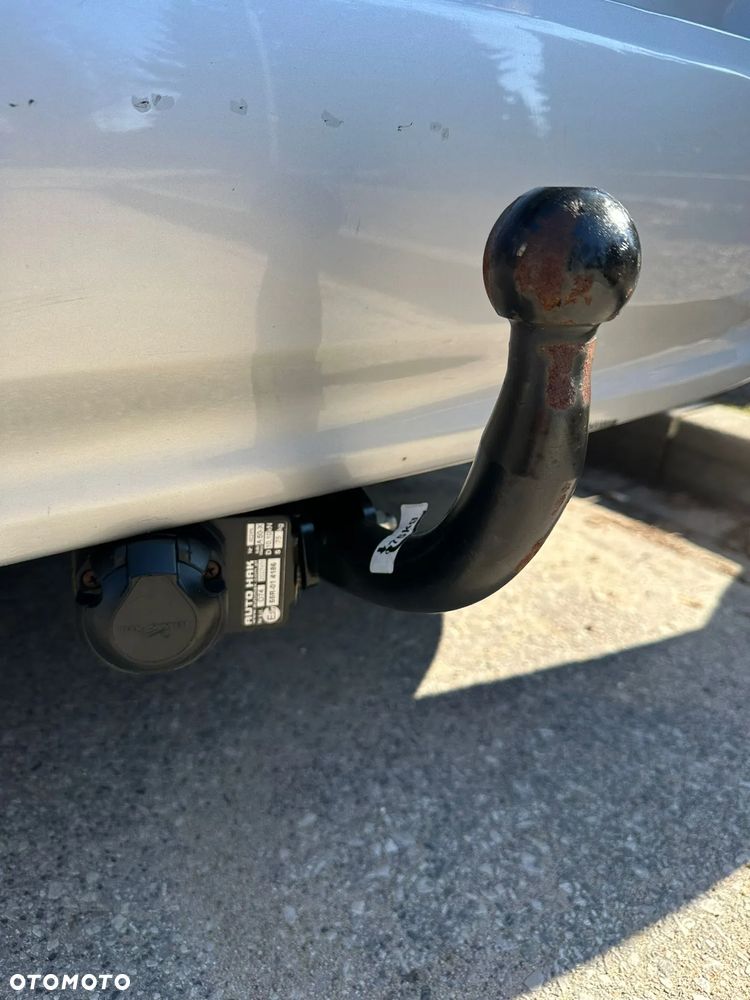 Toyota Avensis 2.0 D-4D Style - 9