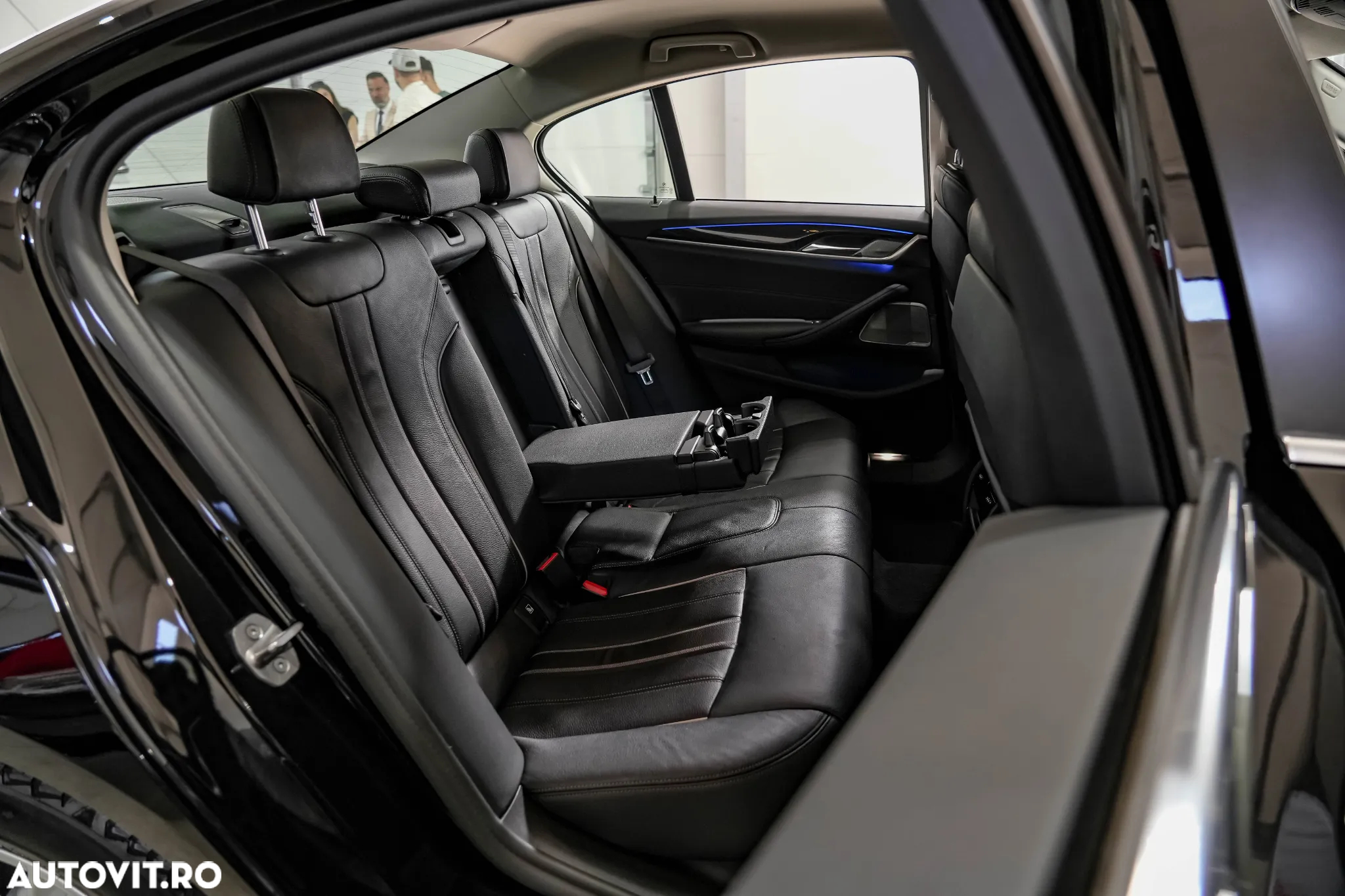 BMW Seria 5 520i Aut. Luxury Line - 11