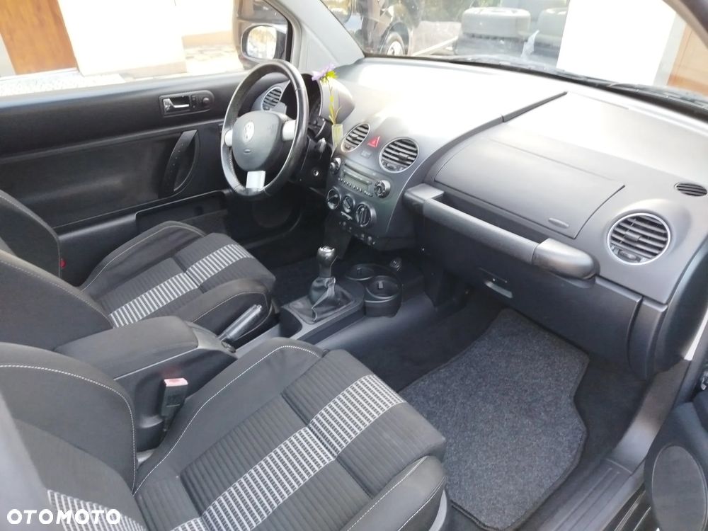 Volkswagen New Beetle - 6