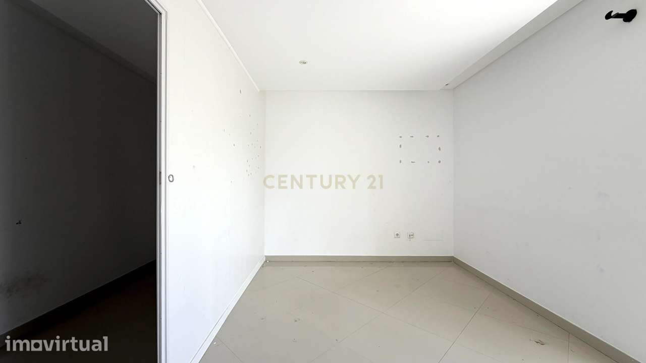 Magnífico Apartamento T4 com Duas Varandas e Arrecadação na Cascalheir - Grande imagem: 4/34