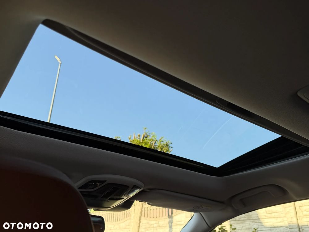 Subaru Outback 2.5i Platinum (EyeSight) Lineartronic - 35