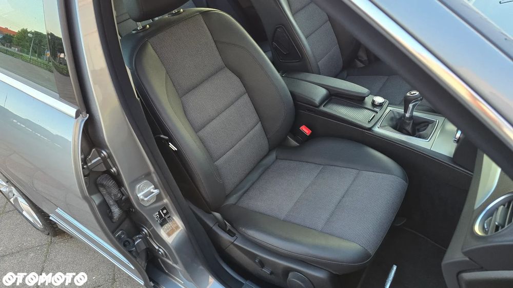 Mercedes-Benz Klasa C 180 BlueEFFICIENCY Avantgarde - 23