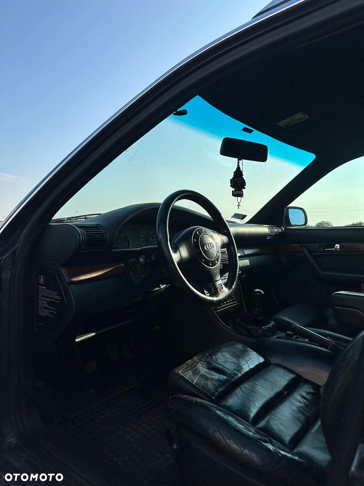 Audi A6 Avant 2.5 TDI - 16