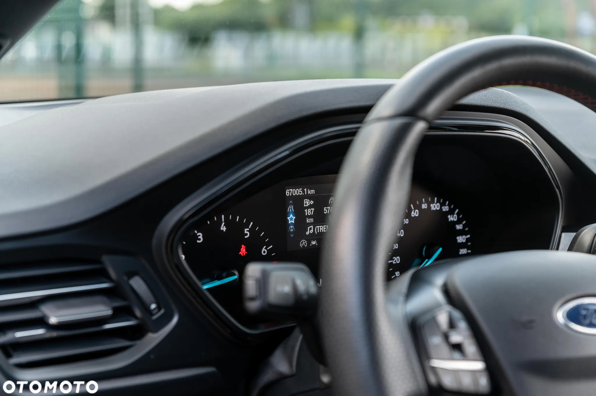 Ford Focus 1.0 EcoBoost Hybrid ST-LINE - 32