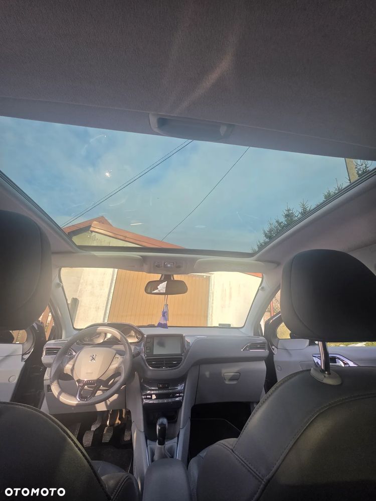 Peugeot 208 1.2 PureTech Allure - 6