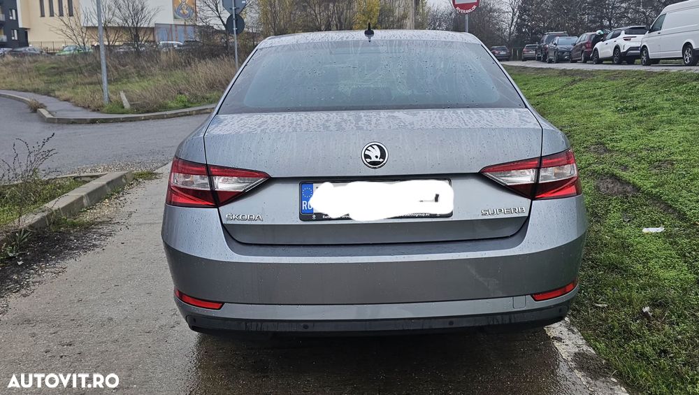 Skoda Superb 2.0 TDI Ambition - 5