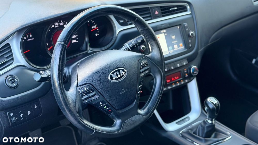 Kia Ceed - 28
