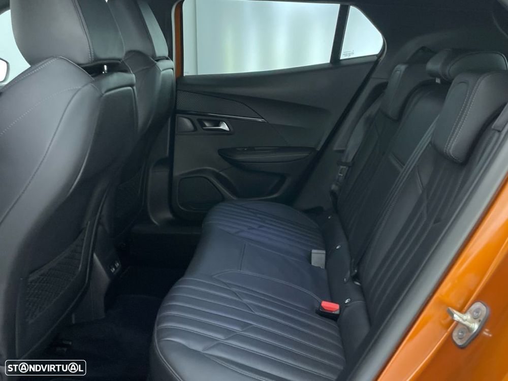 Peugeot e-2008 50 kWh GT - 12