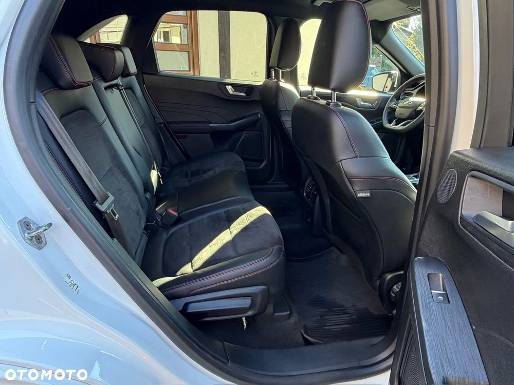 Ford Kuga 2.5 Duratec FHEV 4x4 ST-LINE X - 18