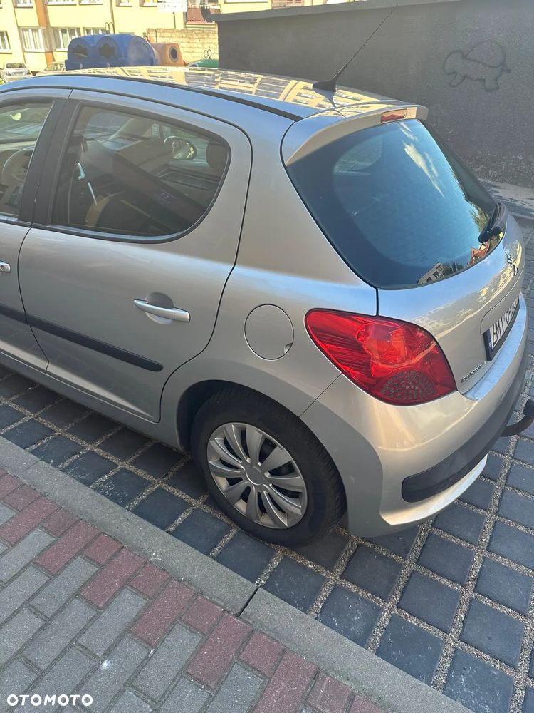 Peugeot 207 1.4 16V Presence - 5