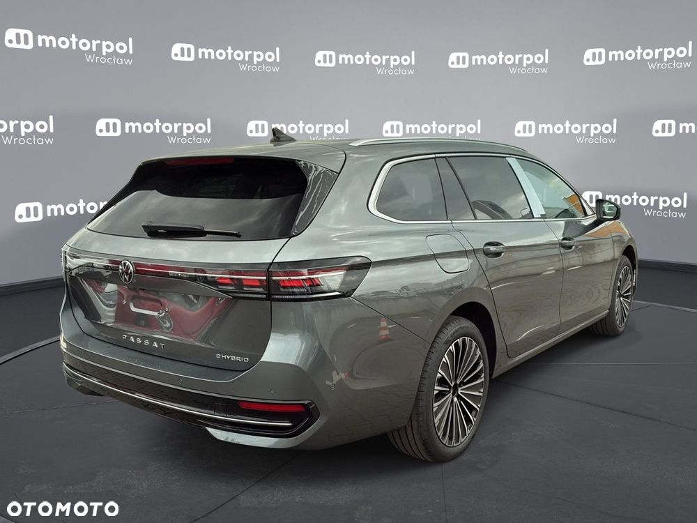 Volkswagen Passat - 11