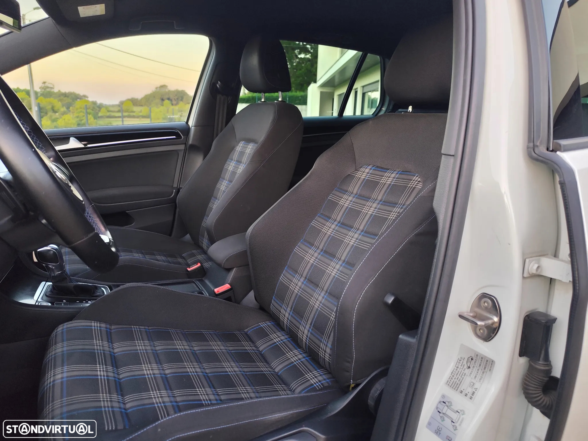 VW Golf 1.4 GTE Plug-in - 11