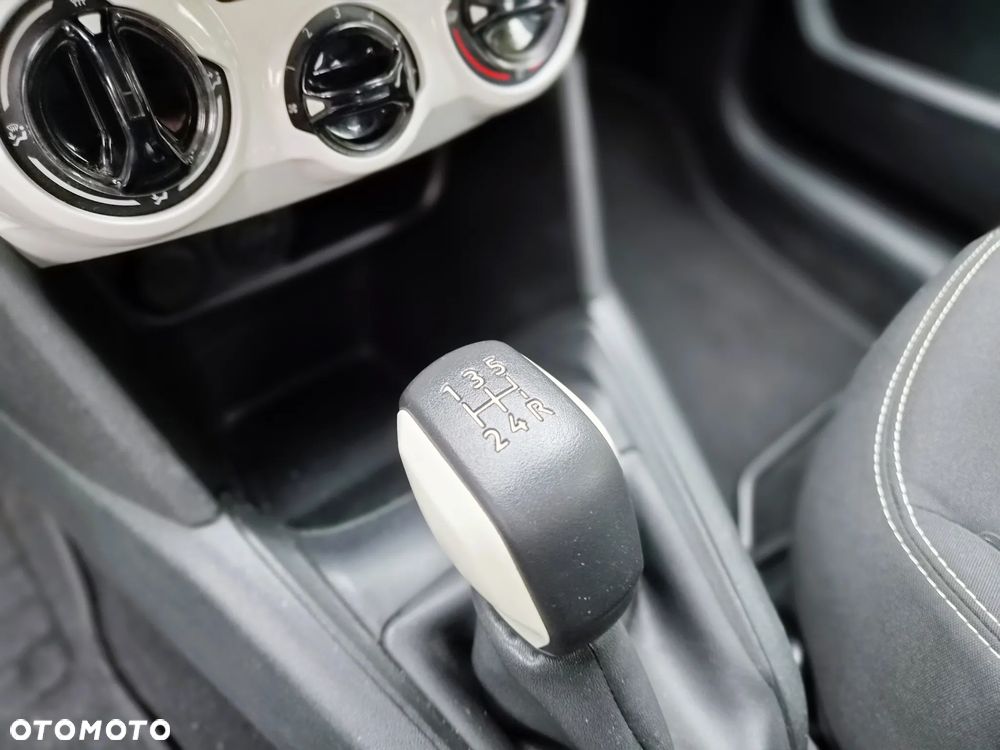 Peugeot 208 - 19