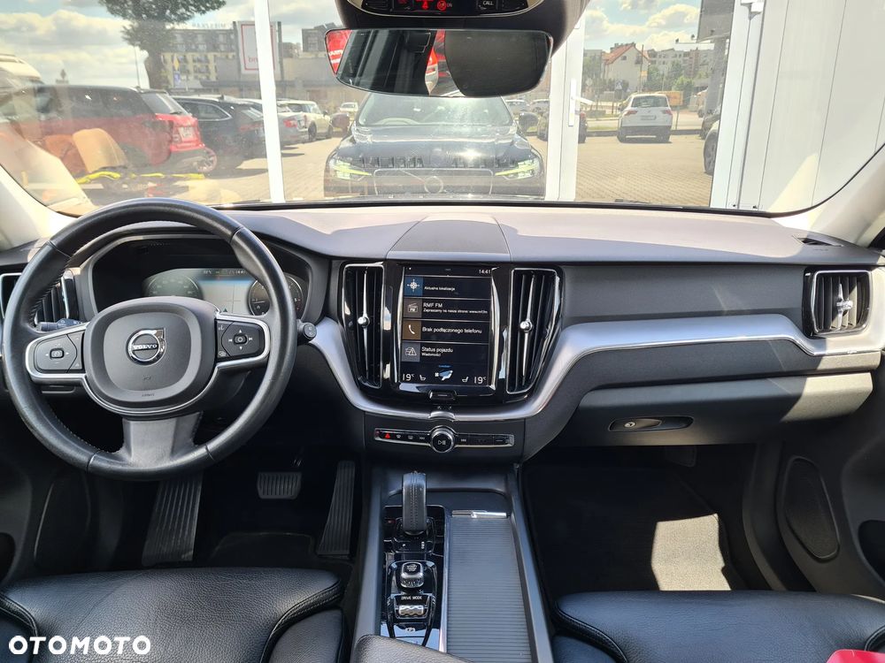 Volvo XC 60 B4 D AWD Momentum - 8