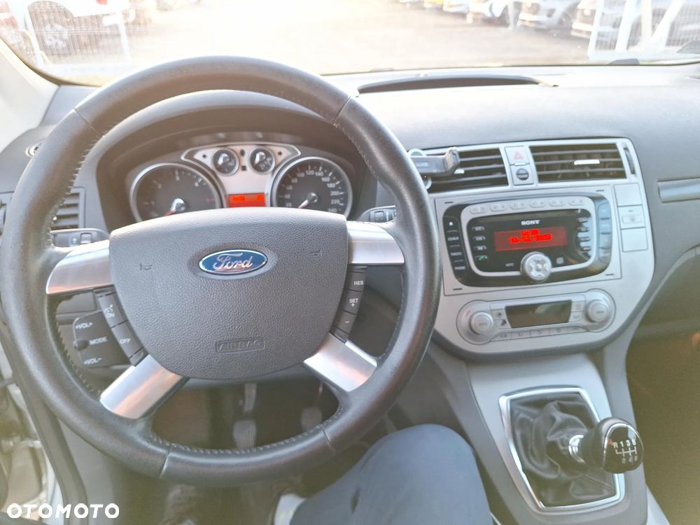 Ford Kuga 2.0 TDCi 4x4 Titanium - 13