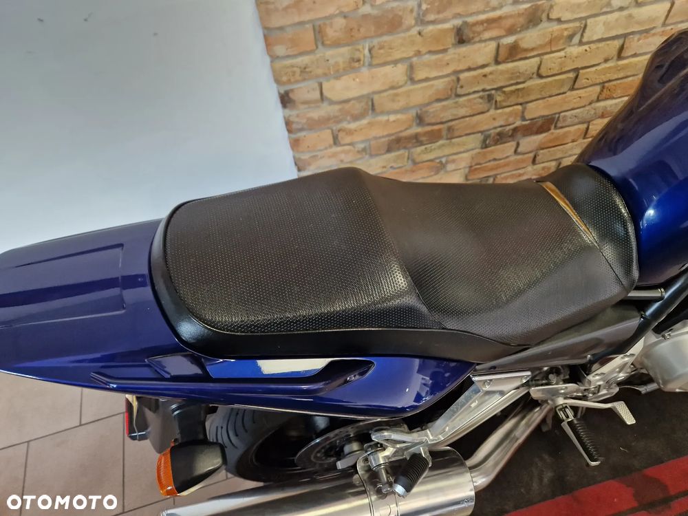 Yamaha FZS - 32