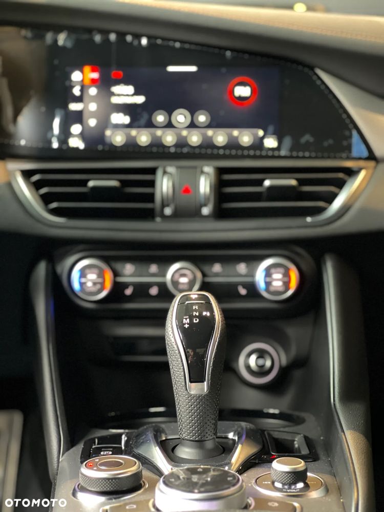 Alfa Romeo Giulia 2.0 Turbo Veloce Q4 - 14