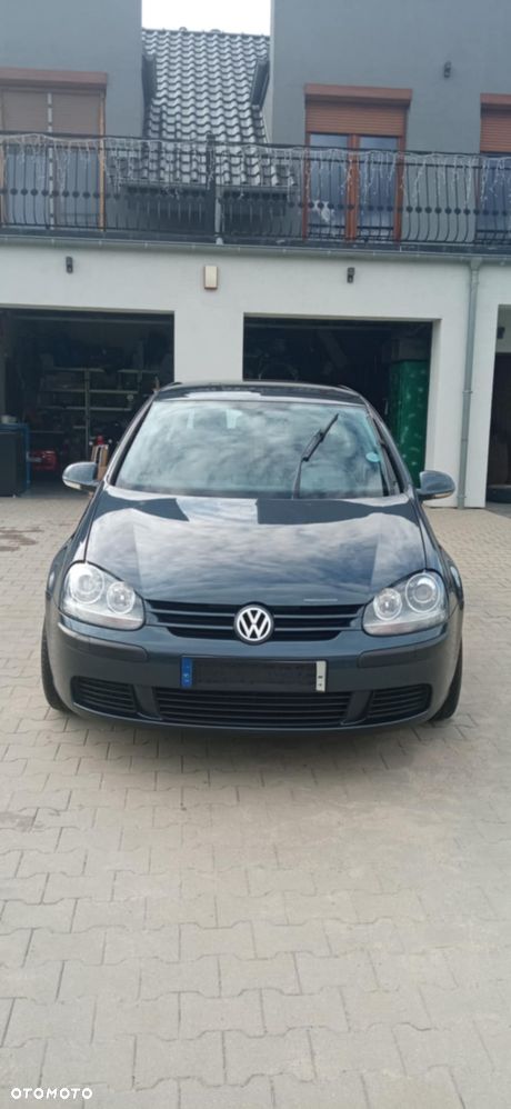 Volkswagen Golf - 1