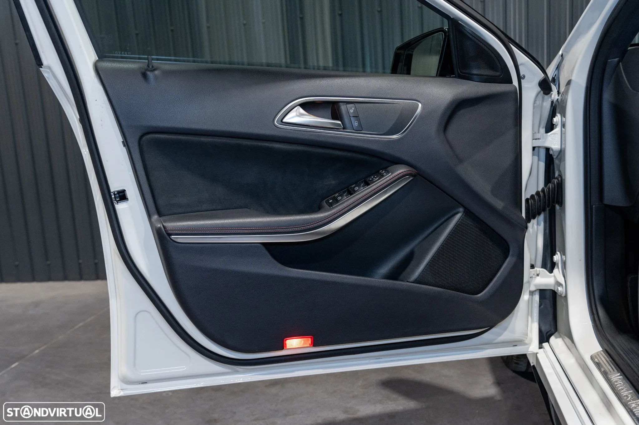 Mercedes-Benz A 180 7G-DCT AMG Line - 19