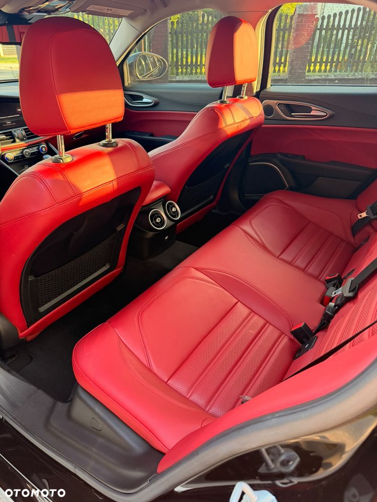 Alfa Romeo Stelvio 2.0 Turbo 16V AT8-Q4 Ti - 29