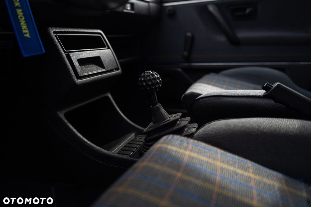 Volkswagen Golf - 29