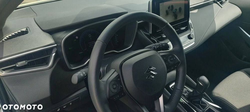 Suzuki Swace 1.8 Hybrid Premium Plus CVT - 12
