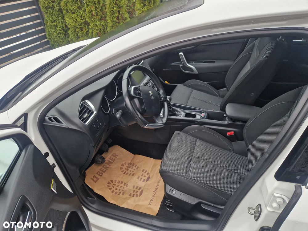 DS Automobiles DS 4 - 11