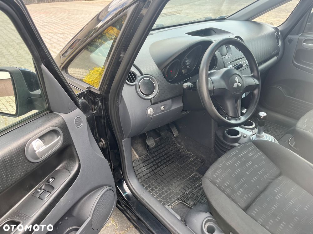 Mitsubishi Colt 1.3 Inform - 10