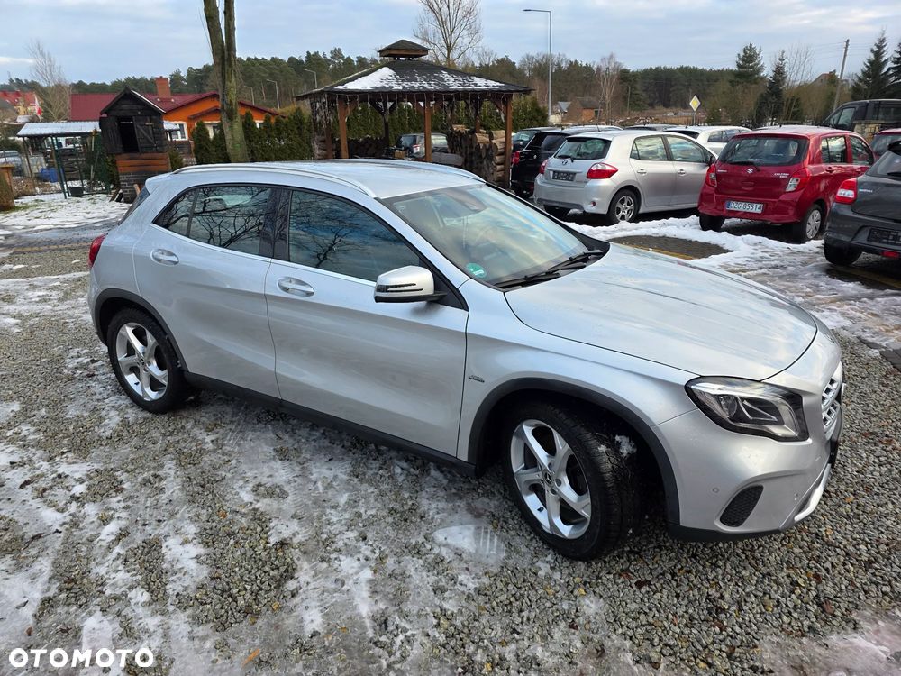 Mercedes-Benz GLA 220 4-Matic Style - 10