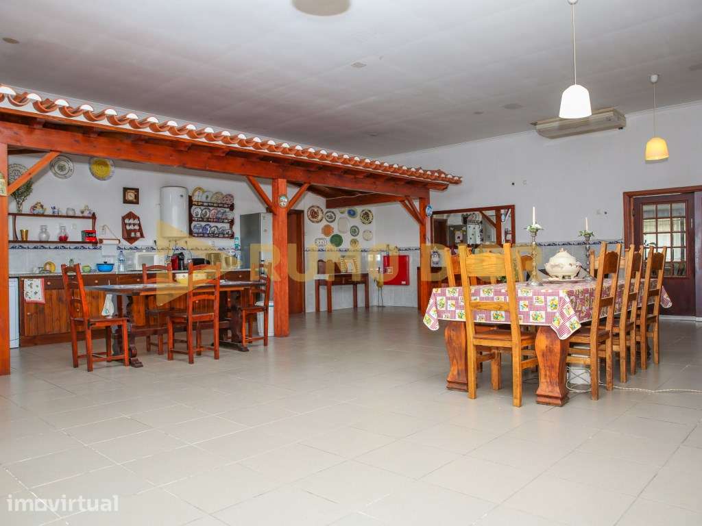 Restaurante em Azambuja c/ 770m2 e com 4000m2 de parqueamanto - Grande imagem: 5/49