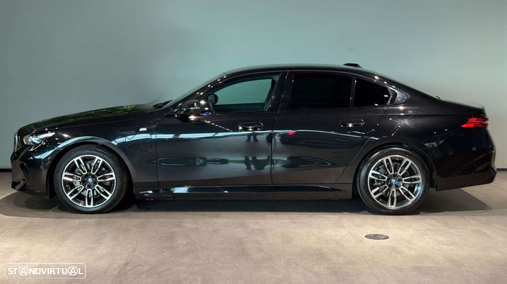 BMW 530 e Pack Desportivo M - 4