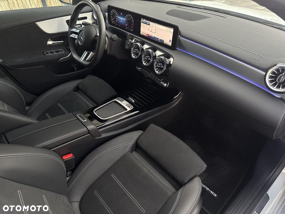 Mercedes-Benz CLA 250 4-Matic AMG Line 7G-DCT - 17