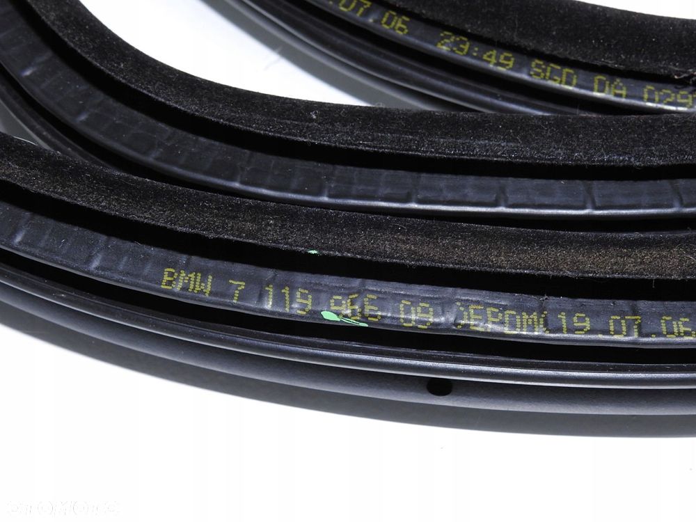 USZCZELKA DRZWI PRAWY TYŁ BMW E91 - 5