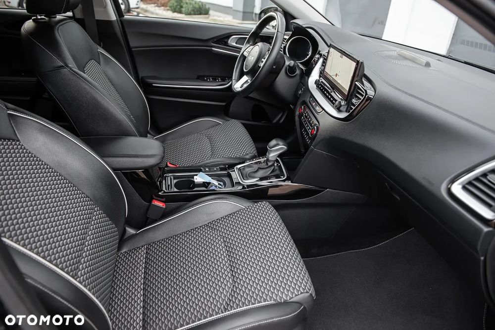 Kia Ceed 1.6 GDI DCT OPF Platinum Edition - 33