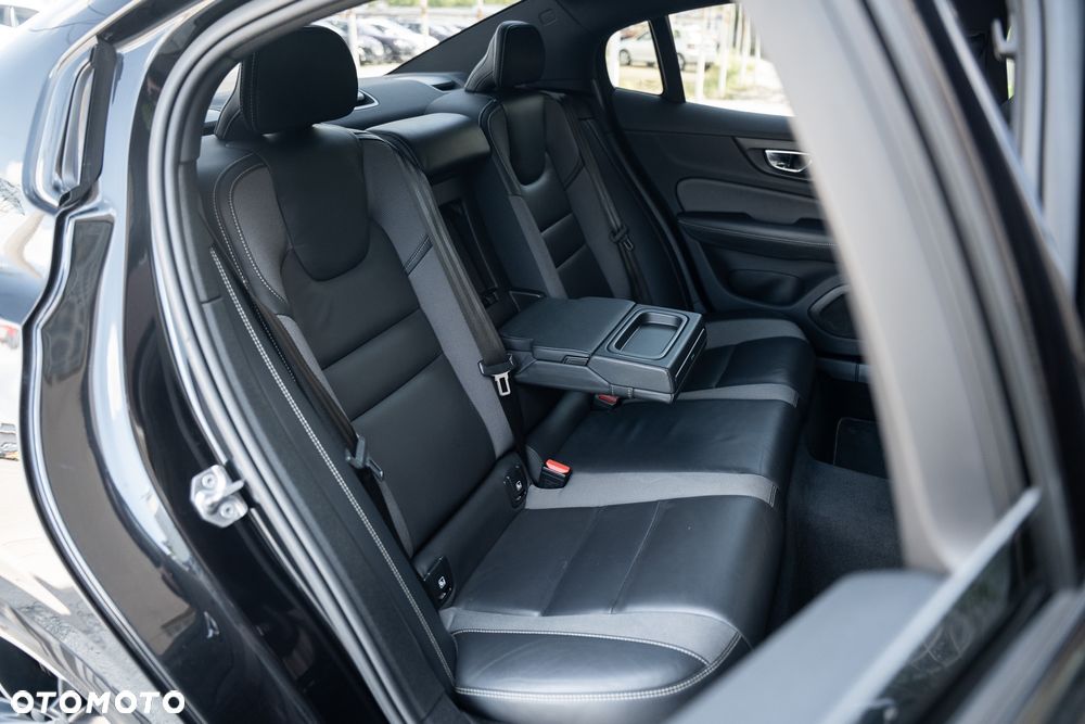 Volvo S60 T4 Geartronic RDesign - 36