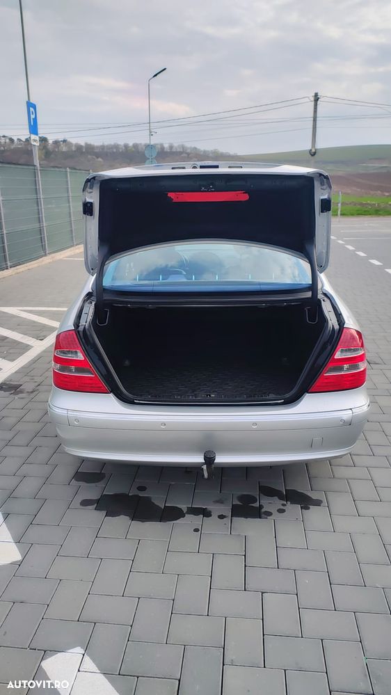 Mercedes-Benz E - 12