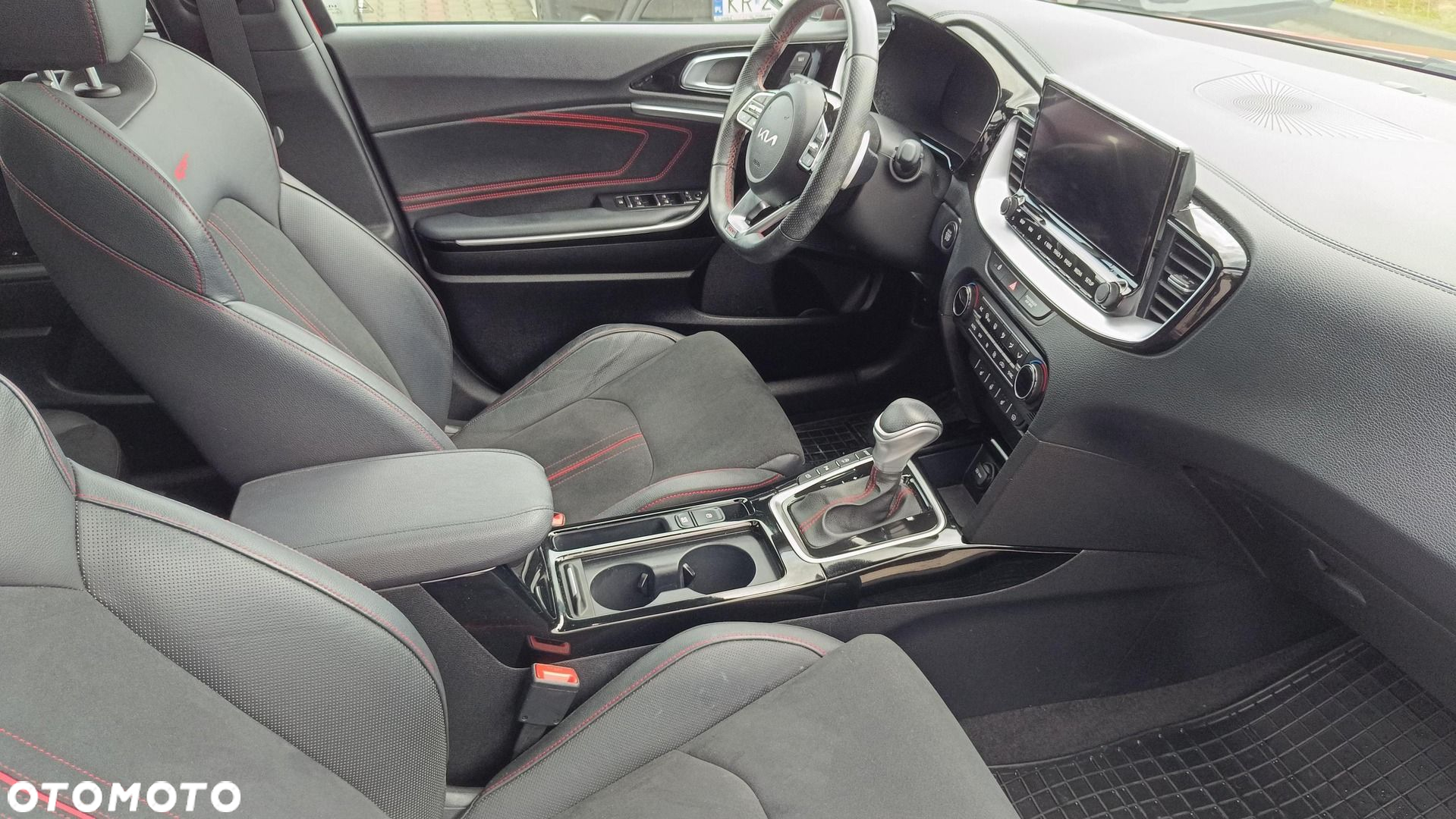 Kia ProCeed 1.6 T-GDI GT DCT - 10