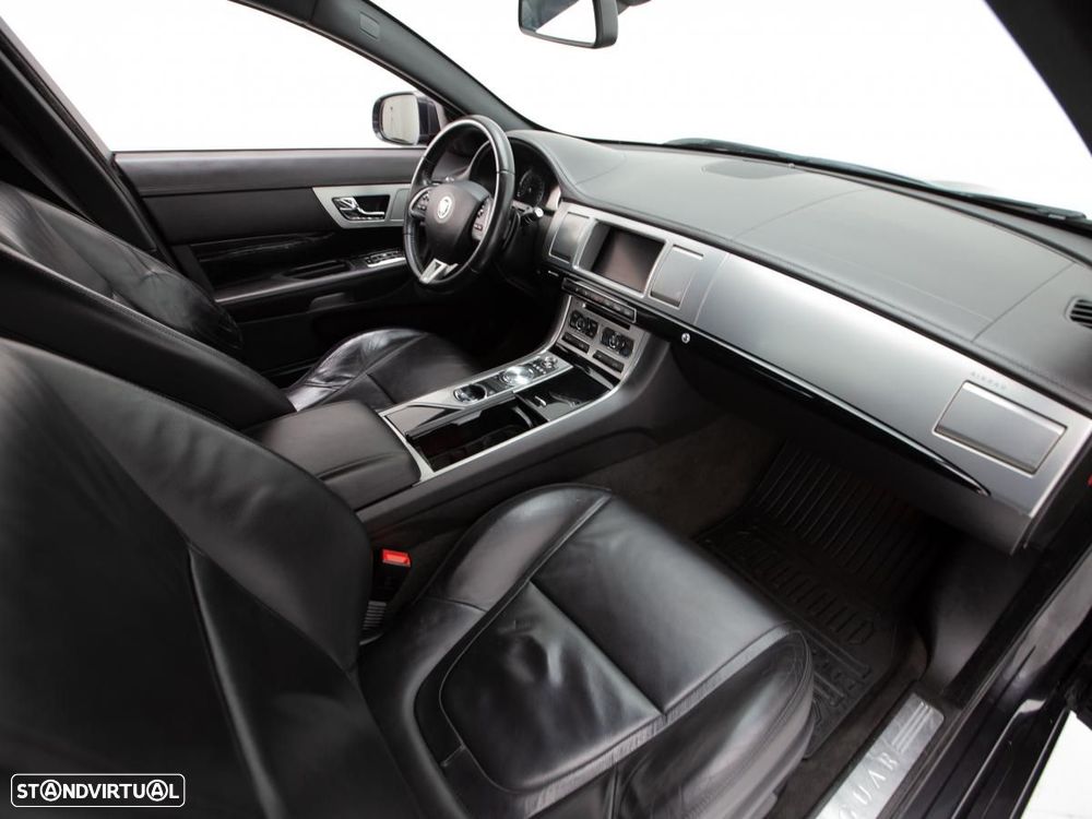 Jaguar XF - 8