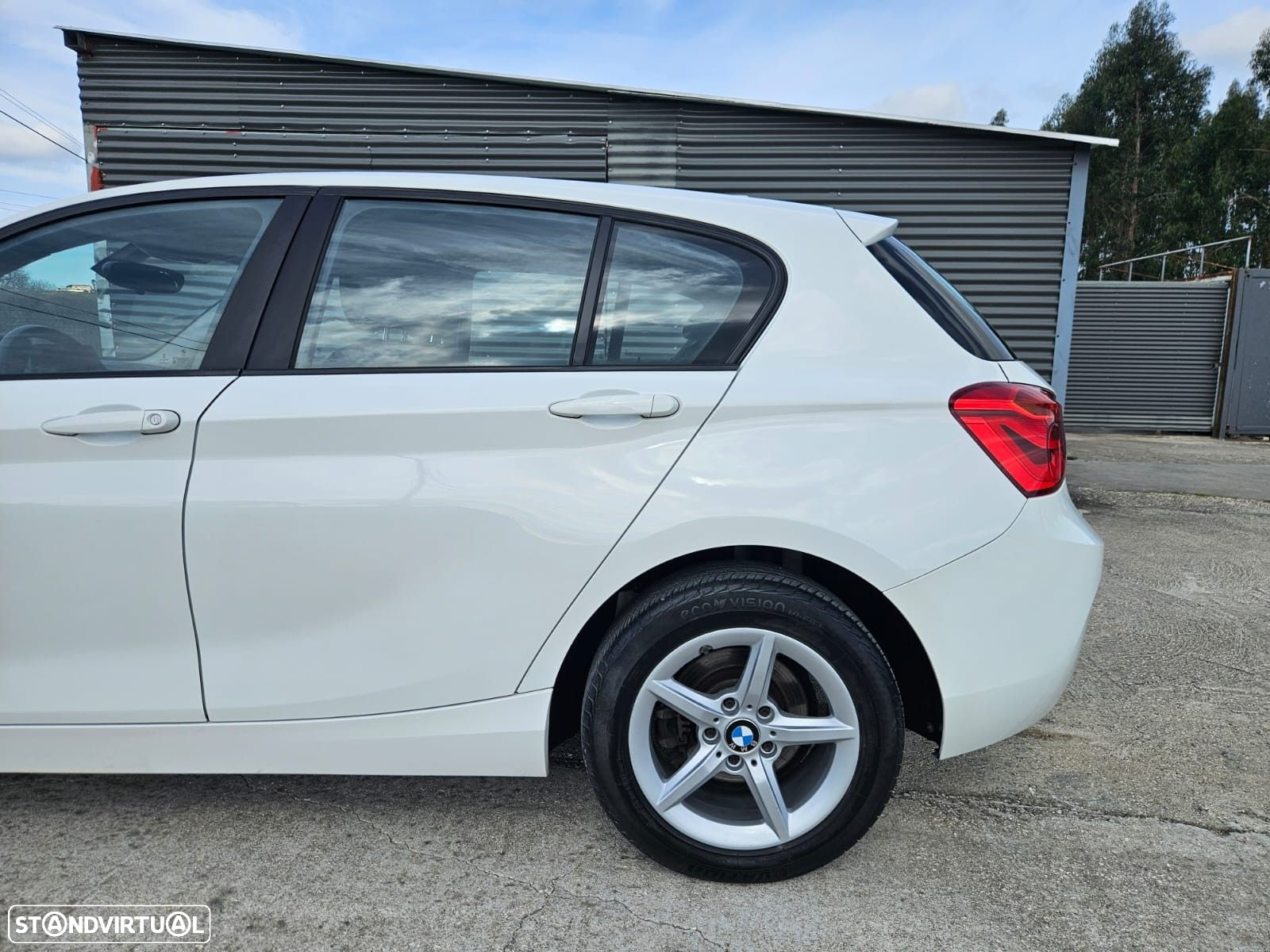 BMW 116 d Line Urban - 15