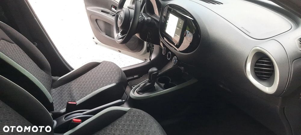 Toyota Aygo X 1.0 VVT-i Executive CVT - 16