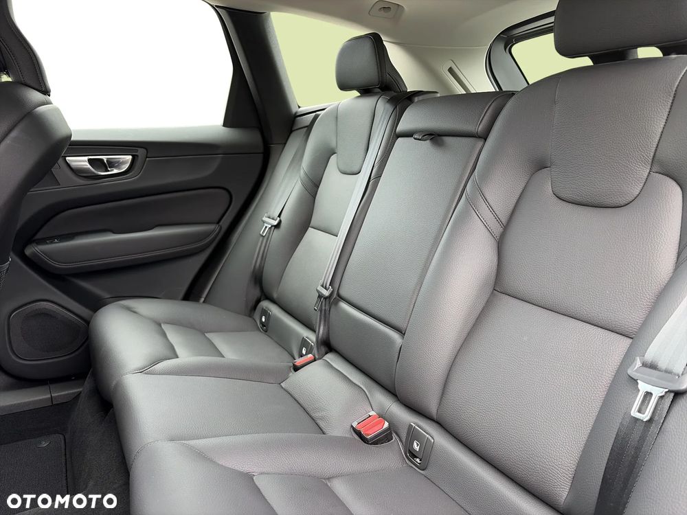 Volvo XC 60 B4 D AWD Plus Bright - 15