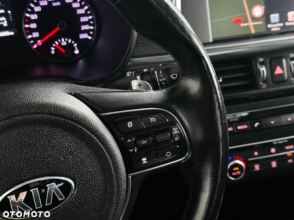 Kia Optima - 30