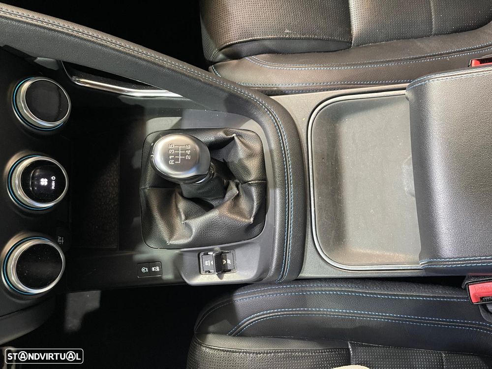 Jaguar E-Pace 2.0 i4D R-Dynamic S - 41