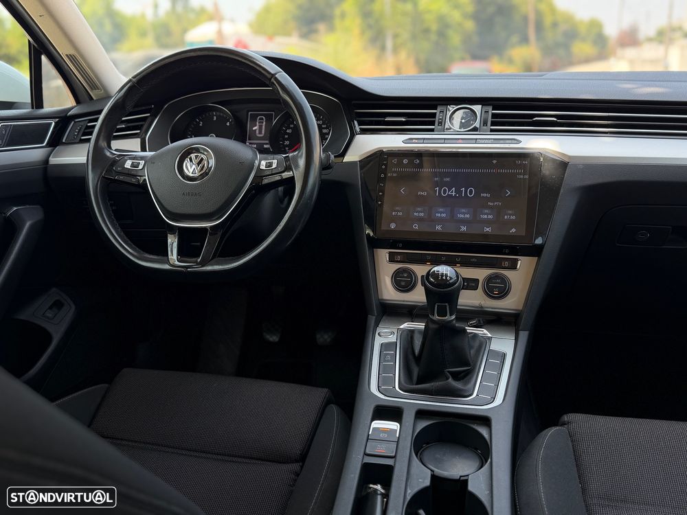 VW Passat Variant 1.6 TDI Confortline - 9