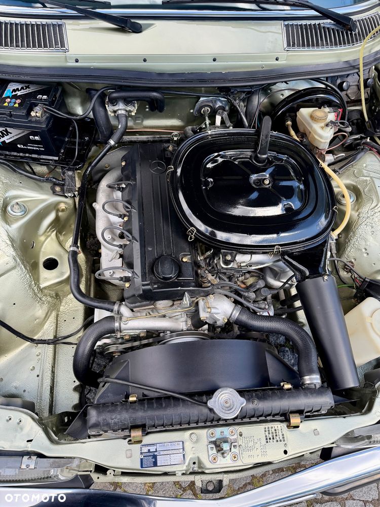 Mercedes-Benz W123 - 28