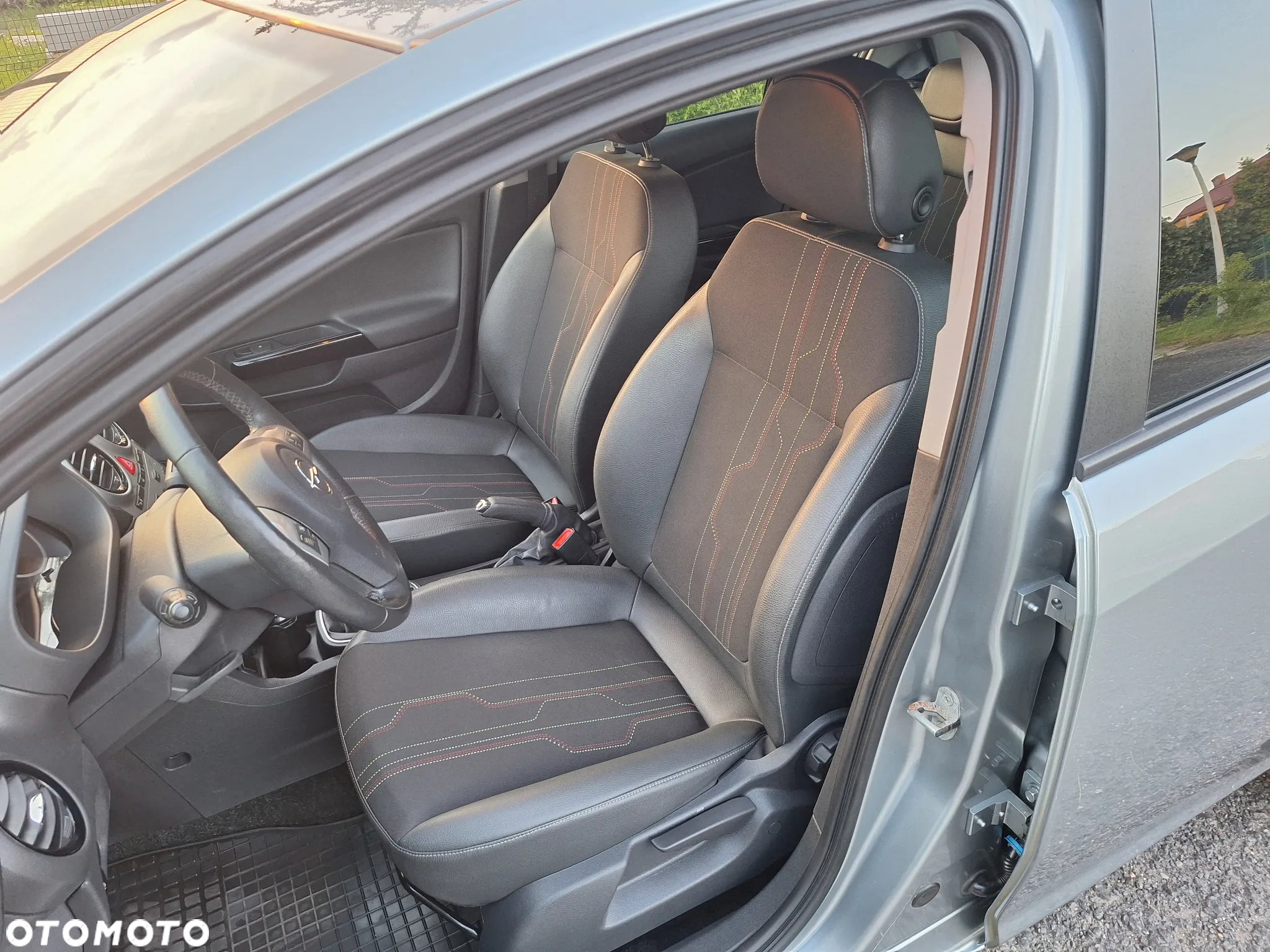 Opel Corsa 1.4 16V Edition 150 - 8