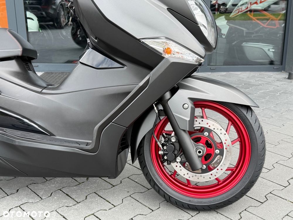 Suzuki Burgman - 8