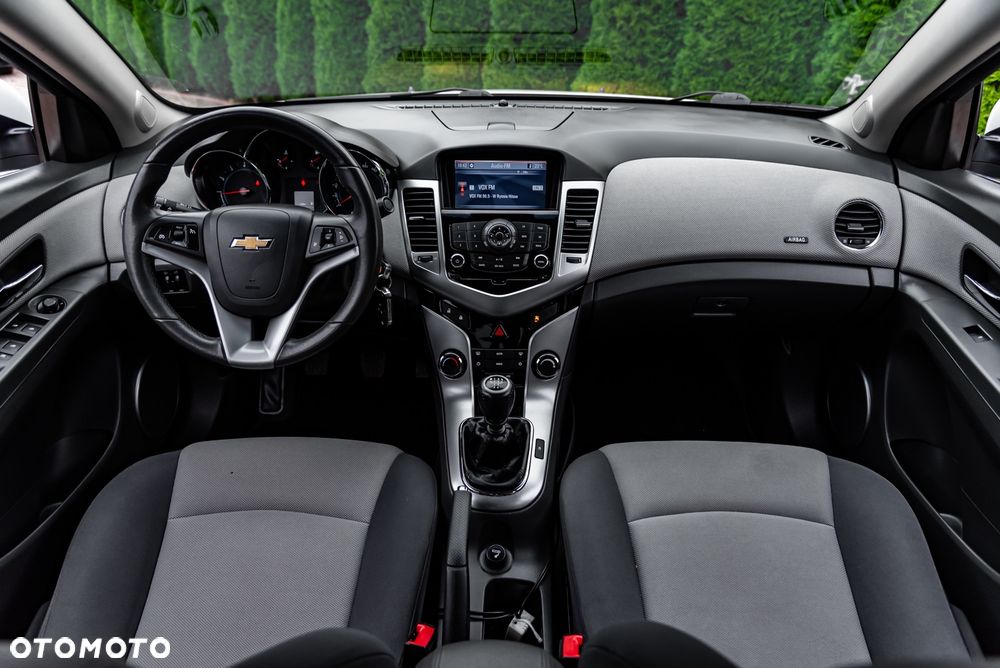 Chevrolet Cruze 1.8 LS - 26