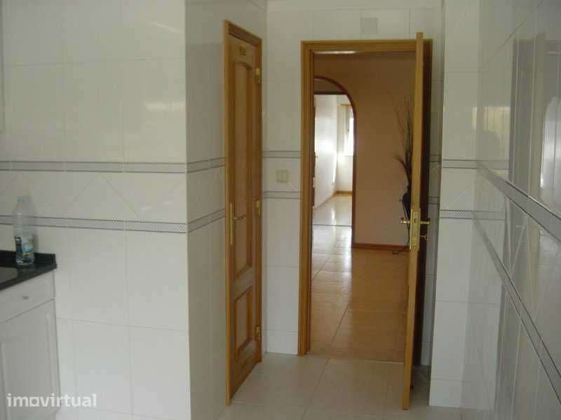 Apartamento para venda.   T2 com 2 varandas, arrecadação - Grande imagem: 4/11